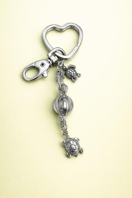 Pearl Cage Key Chain - turtle