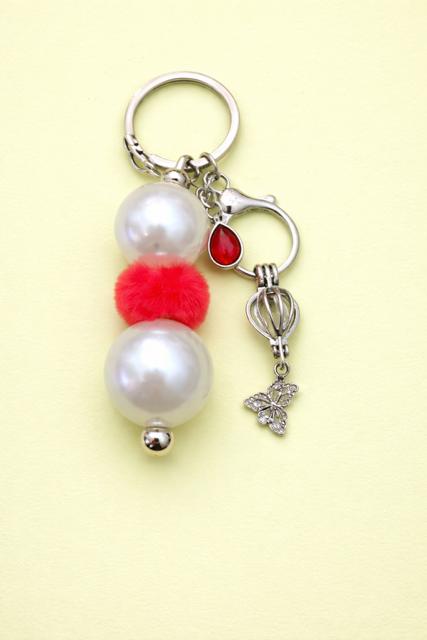 Large Pearl Cage Key Chain - Butterfly
